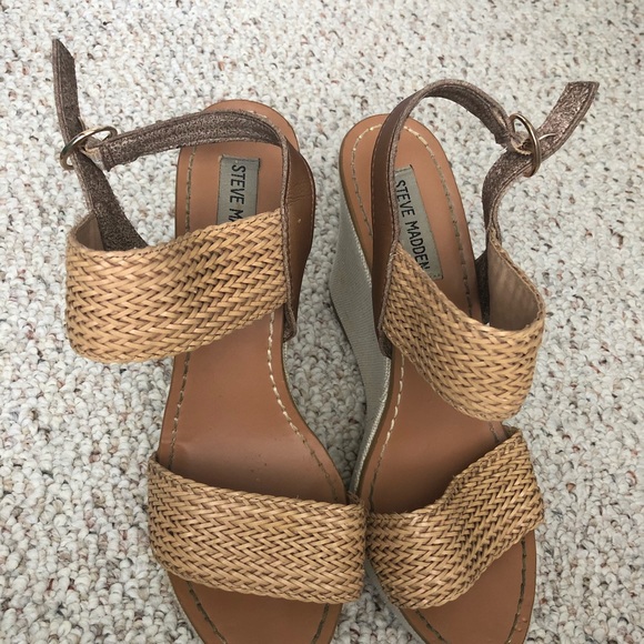 Steve Madden Woven wedged size 10 - Picture 2 of 7
